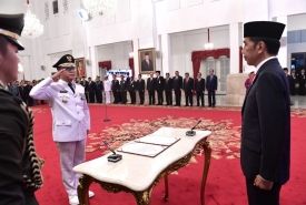 Rohidin Mersyah saat dilantik sebagai Gubernur Bengkulu oleh Presiden Jokowi