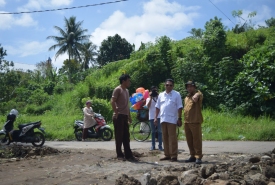 Komisi 3 DPRD Kepahiang Melakukan Sidak Drainase Jebol di Jalan Sidodadi Selasa (12/2)
