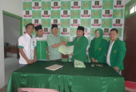 Suimi Fales mendaftar ke DPC PPP Kota Bengkulu
