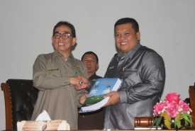 Rapat Paripurna DPRD Kepahiang Senin (8/4)