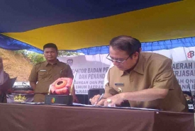 Bupati Seluma H Bundra Jaya melakukan penadatanganan kespakatan kerja sama Kasda online
