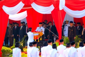 Plt Gubernur Bengkulu Rohidin Mersyah memimpin upacara HUT RI ke 73